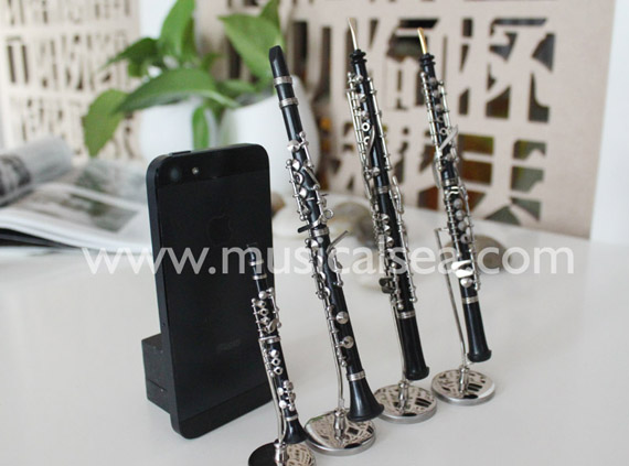 Miniature Clarinet-Oboe Musical Instrument